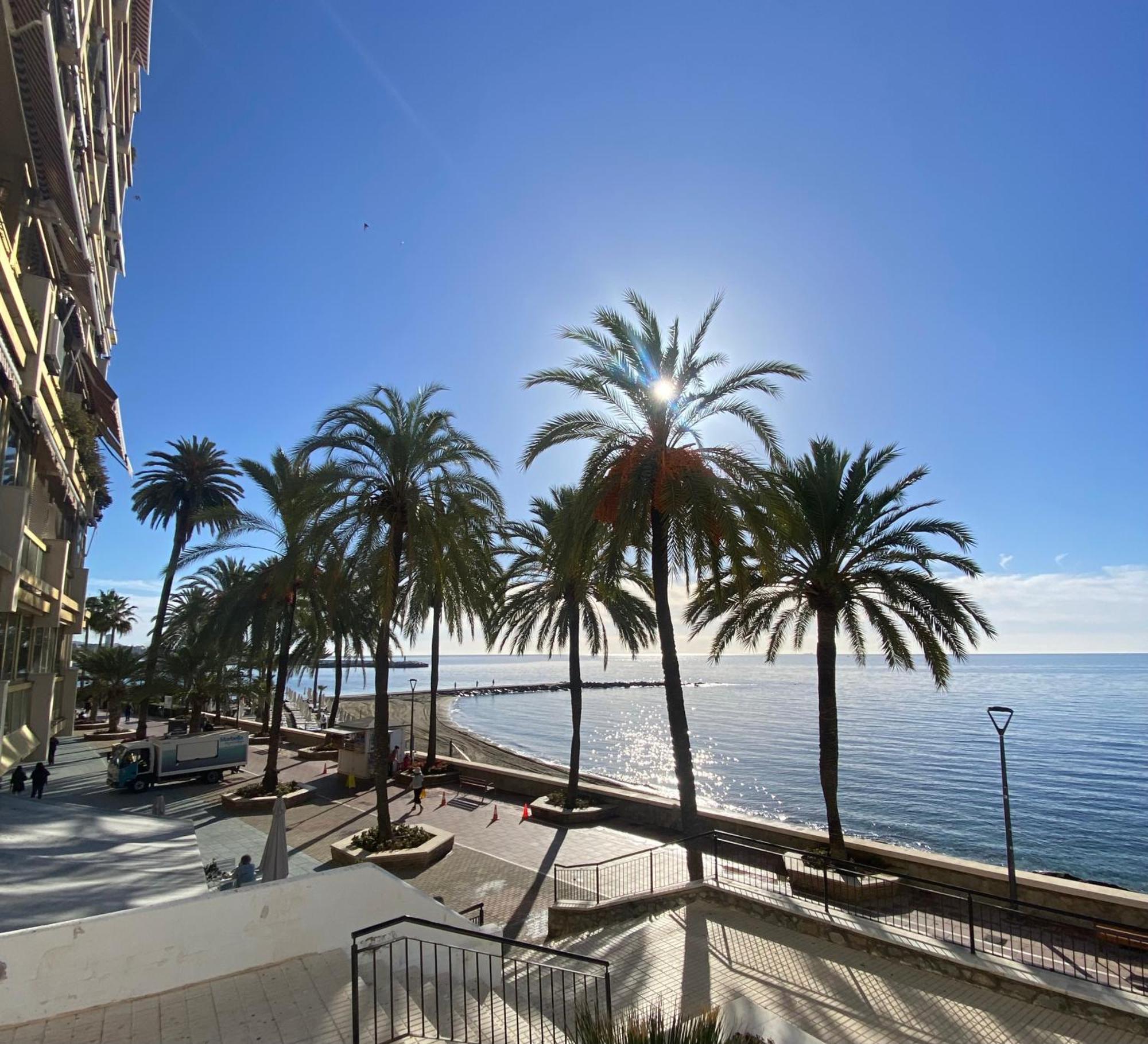 Marbella Beachfront Edificio Mayoral Primera Linea De Playa Y Centro Ciudad Con Barco Opcional Exterior foto