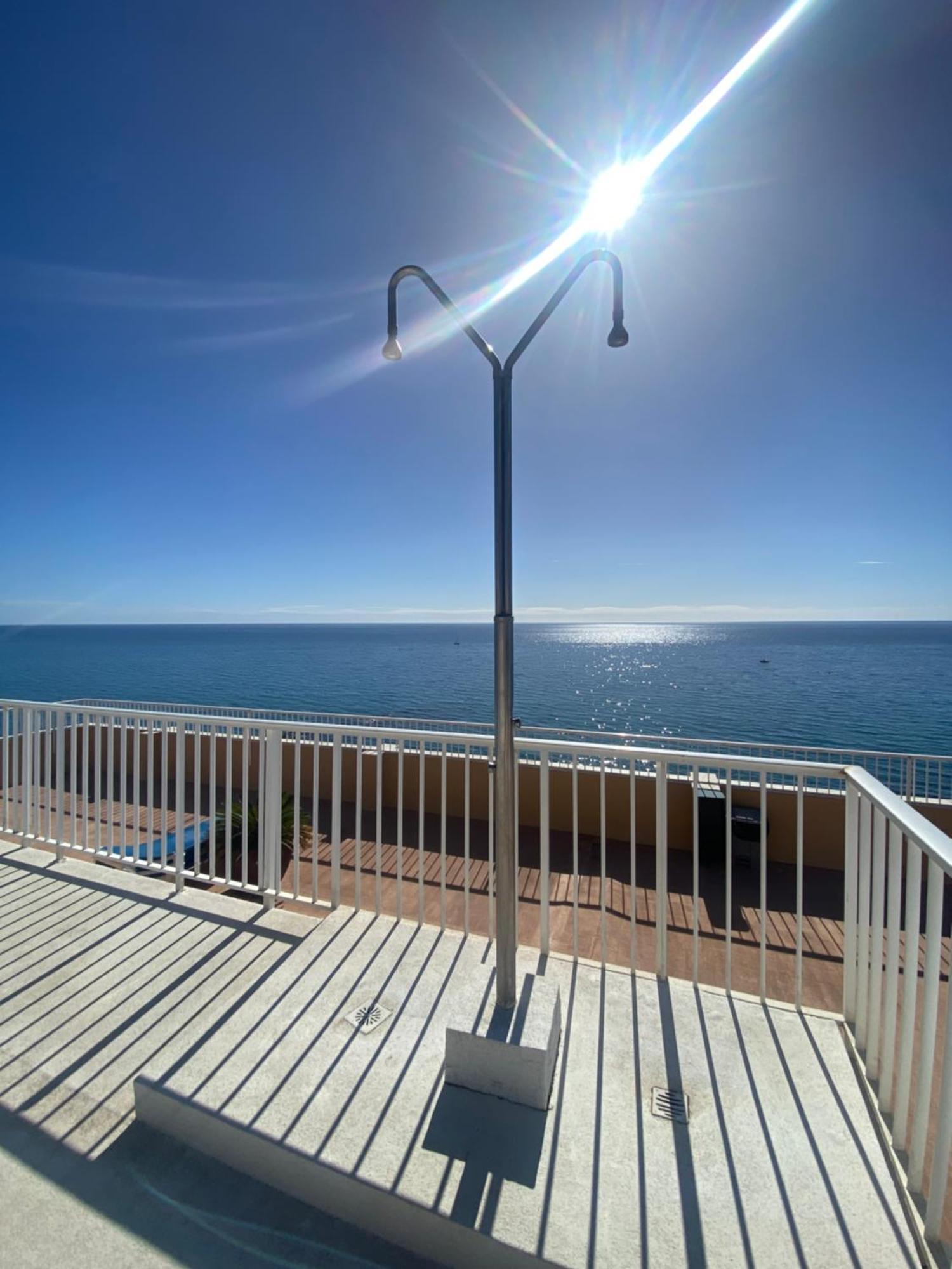 Marbella Beachfront Edificio Mayoral Primera Linea De Playa Y Centro Ciudad Con Barco Opcional Exterior foto